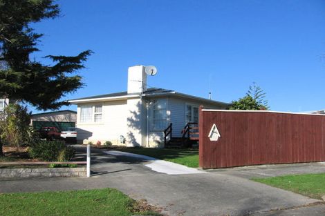 Photo of property in 24 Holdsworth Avenue, Milson, Palmerston North, 4414