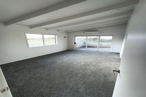 Photo of property in 828a Papamoa Beach Road, Papamoa Beach, Papamoa, 3118