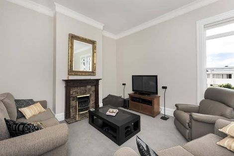 Photo of property in 23 Portland Crescent, Thorndon, Wellington, 6011