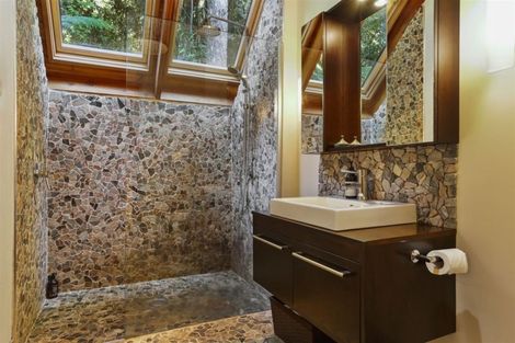 Photo of property in 128 Opanuku Road, Henderson Valley, Auckland, 0612