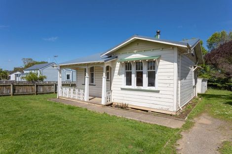 Photo of property in 10 Tennyson Street, Dannevirke, 4930