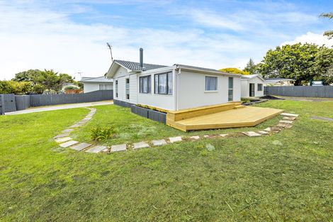 Photo of property in 3 Sandrine Avenue, Clover Park, Auckland, 2019