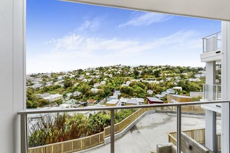 Photo of property in 4/67 Tiketike Way, Brooklyn, Wellington, 6021