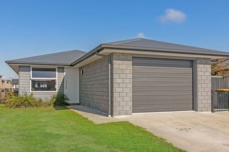 Photo of property in 79 Te Kio Crescent, Papamoa Beach, Papamoa, 3118