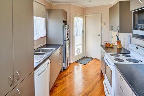 Photo of property in 9 Falcon Street, Cannons Creek, Porirua, 5024