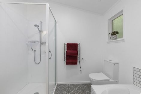 Photo of property in 89 Mulberry Street, Normandale, Lower Hutt, 5010