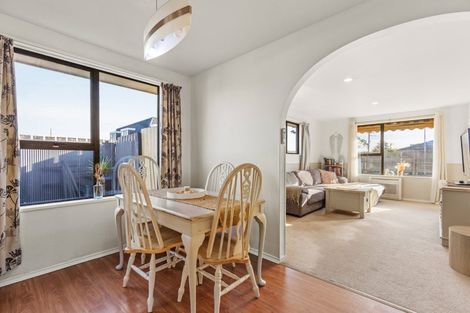 Photo of property in 2/2 Mchaffies Place, Wainoni, Christchurch, 8061