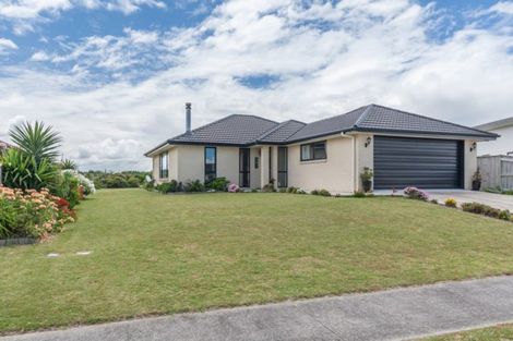 Photo of property in 7 Oxnam Place, Foxton Beach, Foxton, 4815