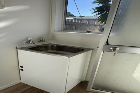 Photo of property in 2 Cranberry Place, Bucklands Beach, Auckland, 2012