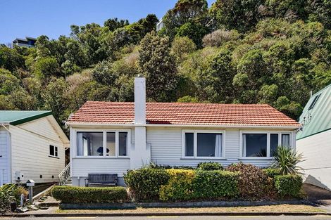 Photo of property in 32 Moana Road, Plimmerton, Porirua, 5026