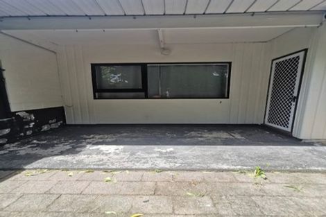 Photo of property in 1/2 Griffiths Place, Te Atatu South, Auckland, 0610