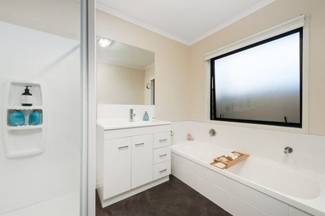 Photo of property in 87 Puhirake Crescent, Pyes Pa, Tauranga, 3112