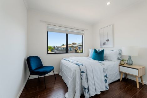 Photo of property in 24 Foundation Place, Glen Eden, Auckland, 0602