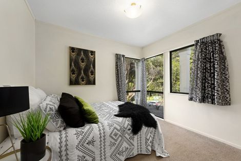 Photo of property in 72 Dowse Drive, Maungaraki, Lower Hutt, 5010
