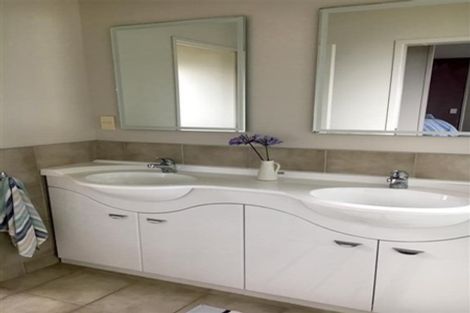 Photo of property in 38 Lax Crescent, Leigh, 0985