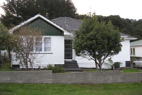 Photo of property in 42 Lees Grove, Wainuiomata, Lower Hutt, 5014