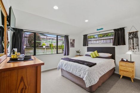 Photo of property in 4 Maple Crescent, Whalers Gate, New Plymouth, 4310
