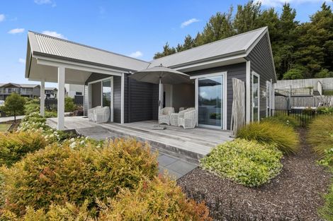 Photo of property in 5 Azalea Lane, Waipahihi, Taupo, 3330