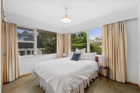 Photo of property in 30 Heathcote Road, Castor Bay, Auckland, 0620