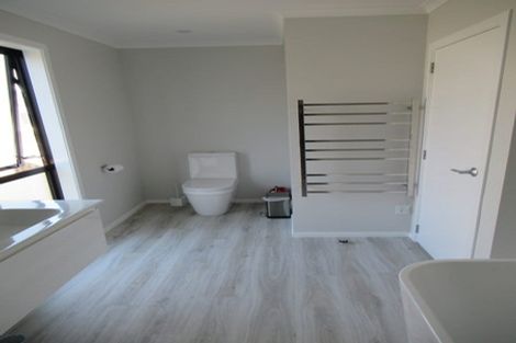 Photo of property in 6 Desert Gold Lane, Wallaceville, Upper Hutt, 5018