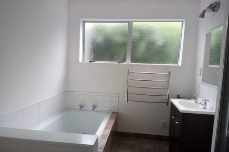 Photo of property in 5a Robert Street, Newlands, Wellington, 6037