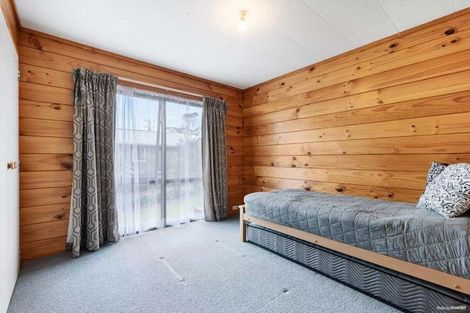 Photo of property in 151 Chivalry Road, Glenfield, Auckland, 0629