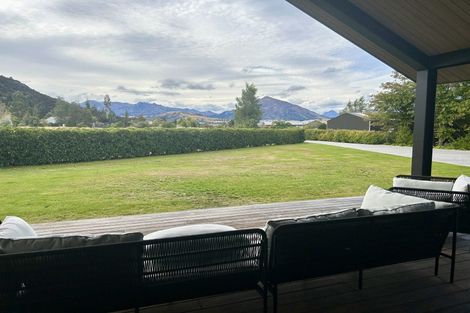 Photo of property in 5 Old Racecourse Road, Albert Town, Wanaka, 9305