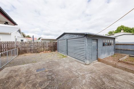 Photo of property in 71 Bridge Street, Bulls, 4818