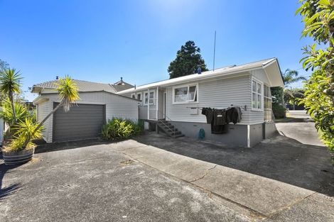 Photo of property in 1/103 Sturges Road, Henderson, Auckland, 0612