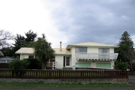 Photo of property in 14 Skipage Grove, Featherston, 5710