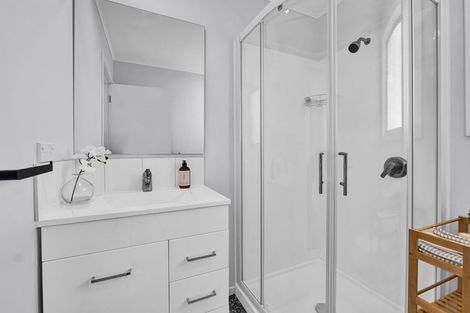 Photo of property in 27b Port View Crescent, Moturoa, New Plymouth, 4310