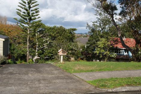 Photo of property in 2/17 Churchill Road, Cockle Bay, Auckland, 2014