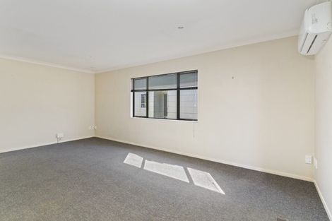 Photo of property in 10 Cedar Heights Avenue, Massey, Auckland, 0614