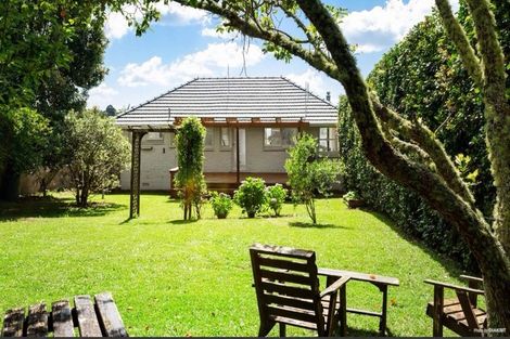 Photo of property in 15 Sealy Road, Torbay, Auckland, 0630