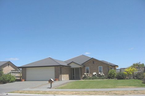 Photo of property in 7 Orewa Close, Parklands, Christchurch, 8083