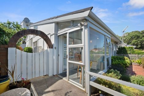 Photo of property in 9/66 Victoria Road, Devonport, Auckland, 0624