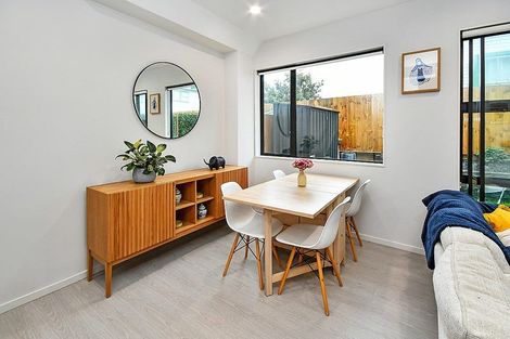 Photo of property in 69c Astley Avenue, New Lynn, Auckland, 0600