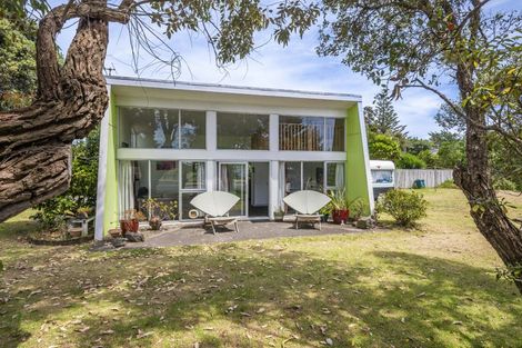 Photo of property in 41 Queens Road, Waikanae Beach, Waikanae, 5036