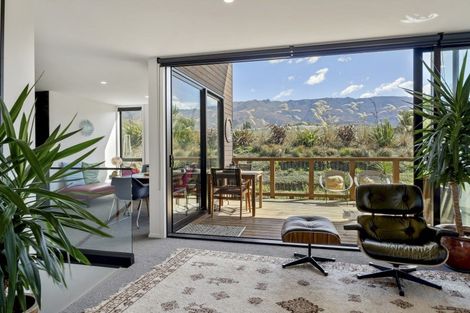 Photo of property in 33 Stratford Drive, Mount Pisa, Cromwell, 9383