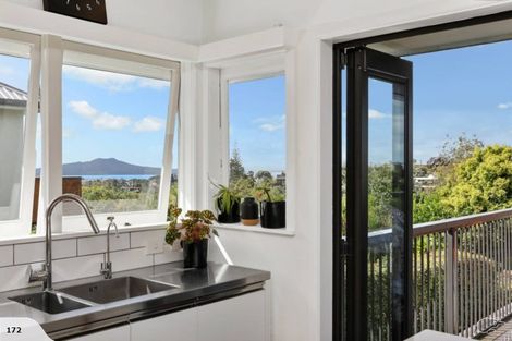 Photo of property in 26 Peter Terrace, Castor Bay, Auckland, 0620