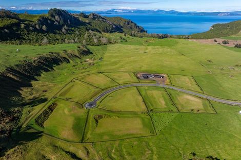 Photo of property in 10 Taumata Rise, Acacia Bay, 3385