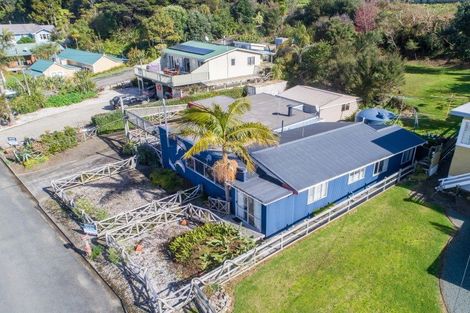 Photo of property in 24 Komiti Road, Tinopai, Matakohe, 0593