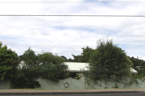 Photo of property in 152 Godley Road, Green Bay, Auckland, 0604