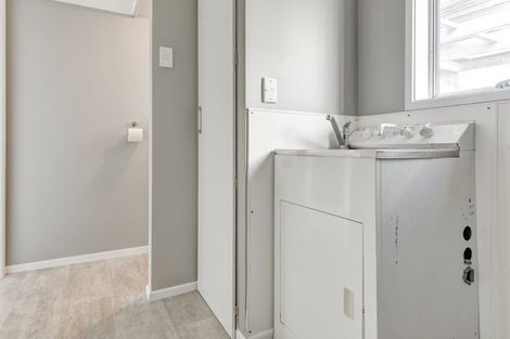 Photo of property in 2 Morgan Street, Castlecliff, Whanganui, 4501