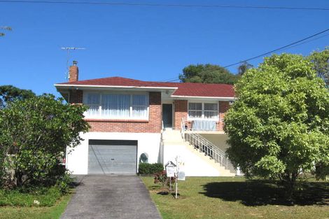 Photo of property in 3 Divich Avenue, Te Atatu South, Auckland, 0610