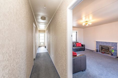 Photo of property in 21 Omori Place, Castlecliff, Whanganui, 4501