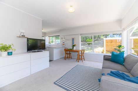 Photo of property in 2/54 Ayton Drive, Totara Vale, Auckland, 0629