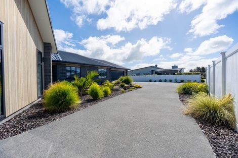 Photo of property in 49 Stace Hopper Drive, One Tree Point, 0118