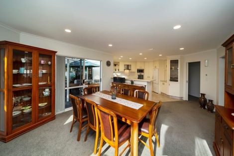 Photo of property in 12 Shelter Grove, Frankleigh Park, New Plymouth, 4310