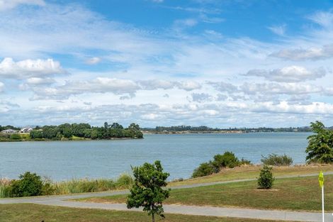 Photo of property in 121 Waituarua Drive, Takanini, Auckland, 2112